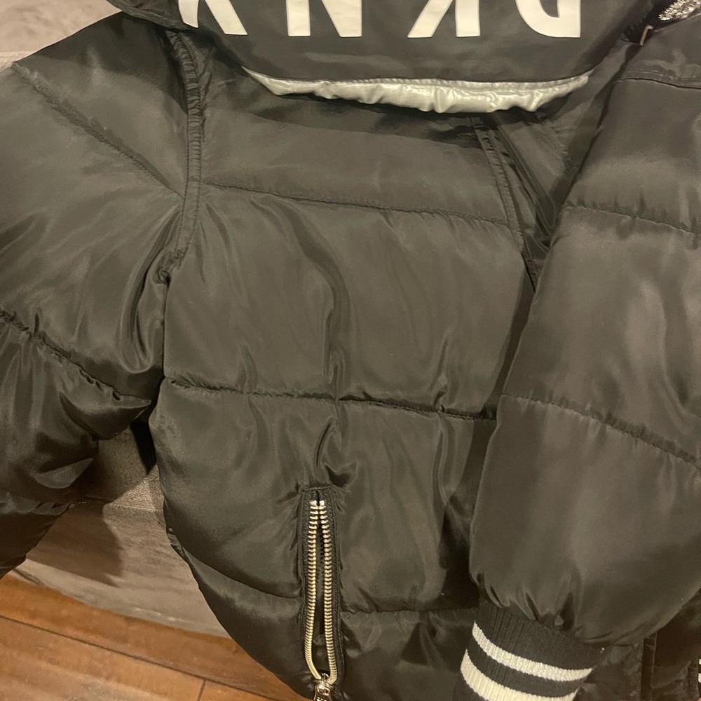 Girls Medium puffer jacket